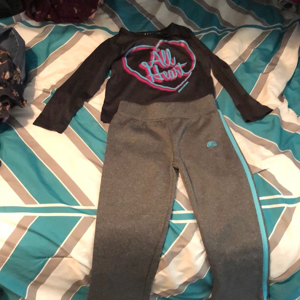 Sketchers outfit